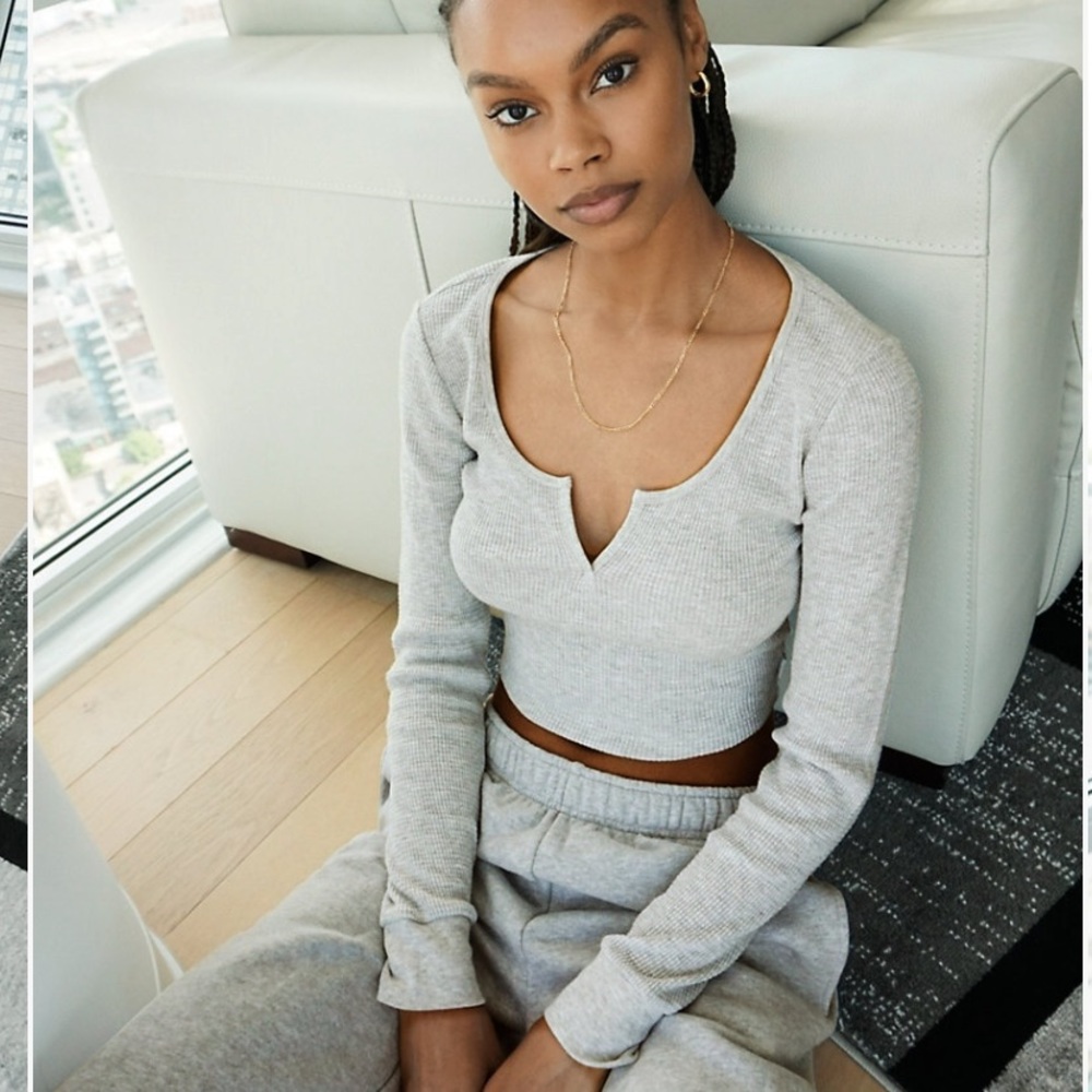 Aritzia Tna Waffle Scoopneck long sleeve. Size Medium. Color is Dry Basil Green.